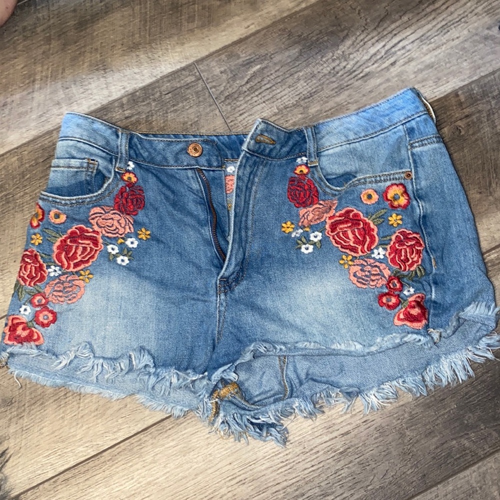 F21 Flower Embroidered Shorts